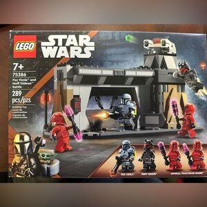 LEGO Star Wars 75386 Paz Vizsla and Moff Gideon Battle